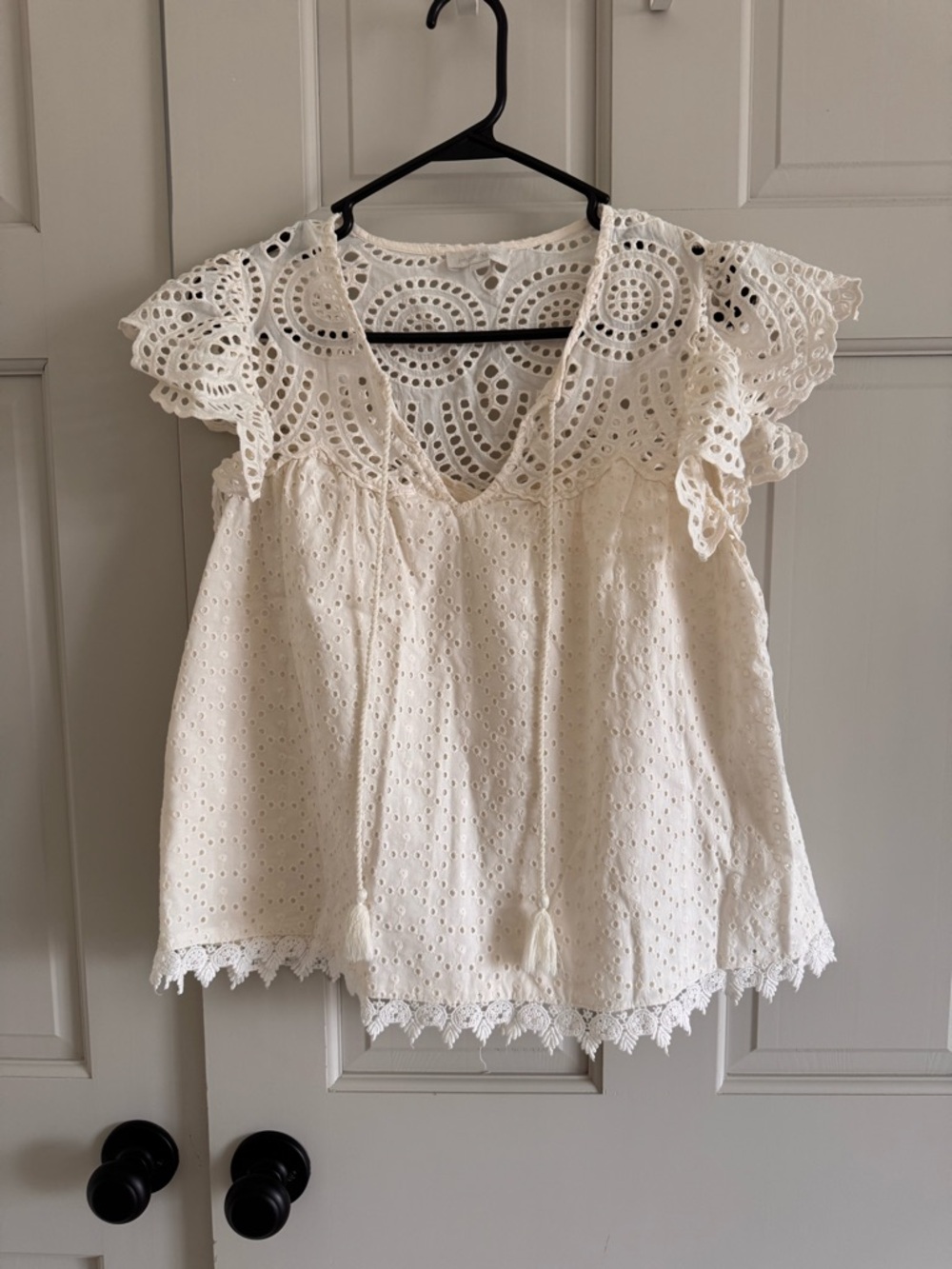 Jennifer Grace ivory eyelet top M